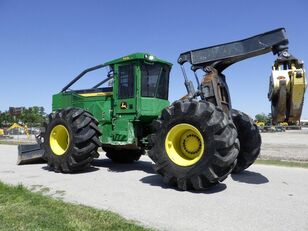 John Deere 748L-II tractor forestal